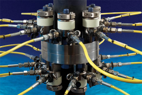 海底管道法兰盘螺栓同步拉伸预紧