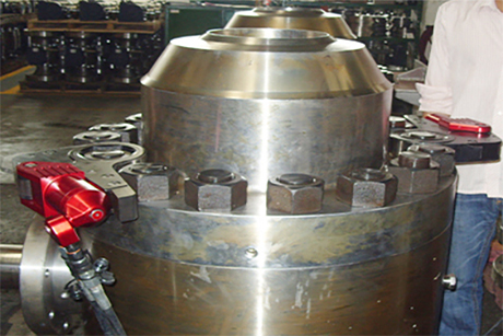 压力容器两点同步预紧