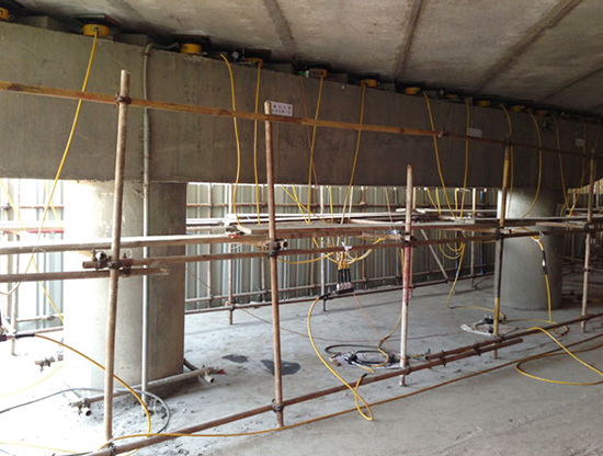 超低薄型液压千斤顶用于高速公路更换橡胶支座