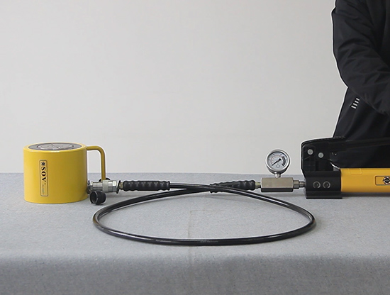 薄型千斤顶+手动泵操作视频